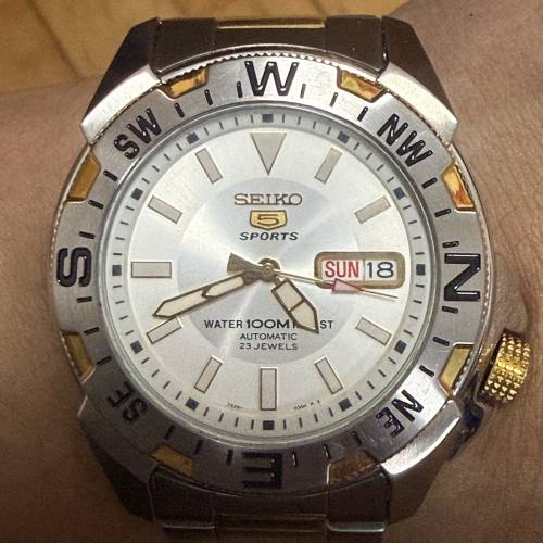 Seiko 精工 5 號盾 SNZF08J1 雙色間金機械錶（100米防水/背透/指南針外圈）淨錶 $999