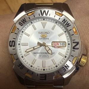 Seiko 精工 5 號盾 SNZF08J1 雙色間金機械錶（100米防水/背透/指南針外圈）淨錶 $999