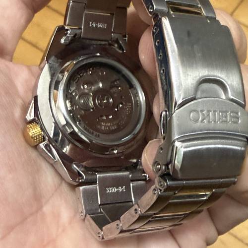 Seiko 精工 5 號盾 SNZF08J1 雙色間金機械錶（100米防水/背透/指南針外圈）淨錶 $999