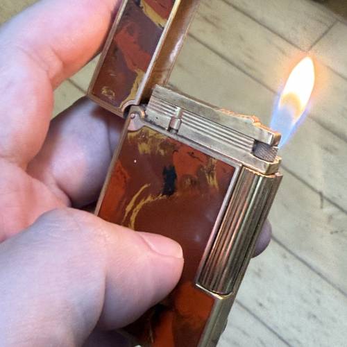 法國都彭 S.T. Dupont 2號機 稀有紅金抽象天然漆打火機（100%正版）$1580