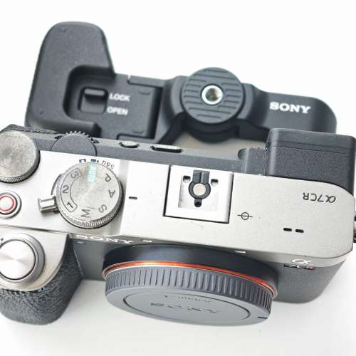 80%新 Sony Alpha ILCE-7CR a7C R 高像素 61MP 銀色機身 A7CR 行貨已過保