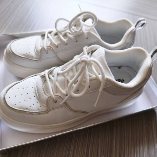 Oritential Traffic Sneakers