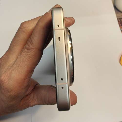 OPPO Find X8 Ultra 衛星通訊版，16GB RAM，1TB，晨曦微光色