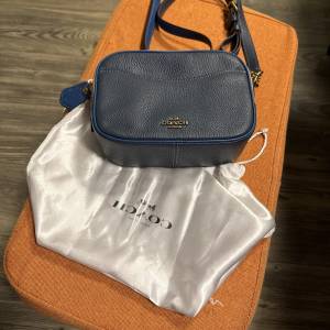 Coach 斜孭小包包￼