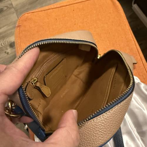 Coach 斜孭小包包￼
