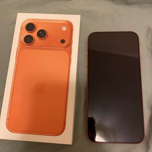 Iphone 17 pro max 1TB 仲有保養