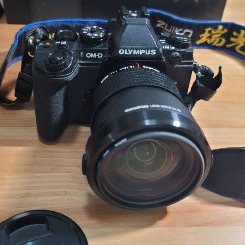 Olympus OM-D E-M1 數碼相機 + 12-40mm F2.8 +HLD7直度