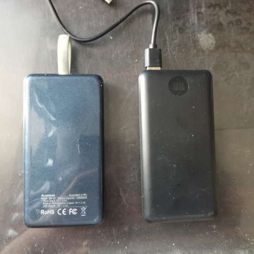 充電寶兩個