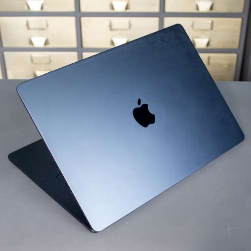 99新Macbook Air 15吋，M2，24 + 512 ，午夜暗色