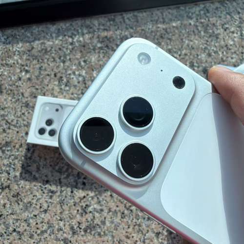 iPhone 17 Pro 256G 銀色行貨  (女仔用機 ,合完美主義者)  (年年都賣機，非常有信用...