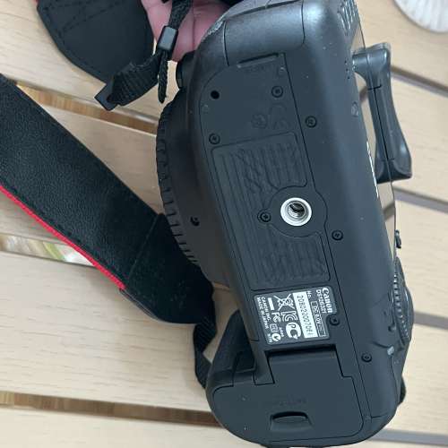 Canon EOS 5D Mark III BG-E11
