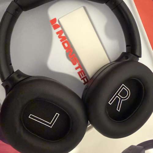 Monster Bluetooth headphone