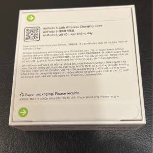 sold-全新未開，AirPods 5無線充電盒版。$1150 。：開啟降噪時單次使用 5 小時，總...