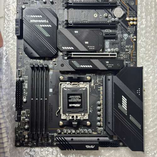 MSI MAG X670E TOMAHAWK WIFI ATX