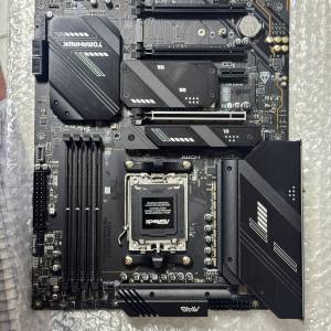 MSI MAG X670E TOMAHAWK WIFI ATX