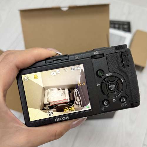 Ricoh gr digital II 新淨連盒，有原裝電池，所有按鈕加閃光燈操作正常