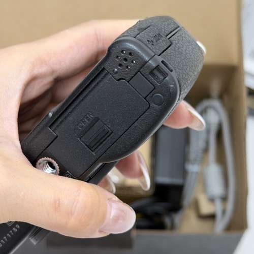Ricoh gr digital II 新淨連盒，有原裝電池，所有按鈕加閃光燈操作正常