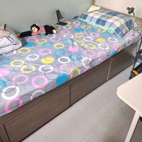 $1,000 80%新 100% worked 三抽屜 單人床 尺寸 長 188cm x 闊 92 cm x 高 102 cm