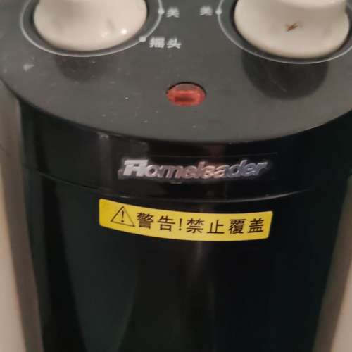 $500 80%新 100% worked Homeleader 直立式陶瓷暖風機（塔式電暖器），外觀為米白色...