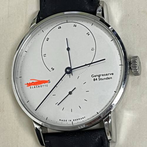 自動機械玩具錶，有儲能顯示 Power Reserve