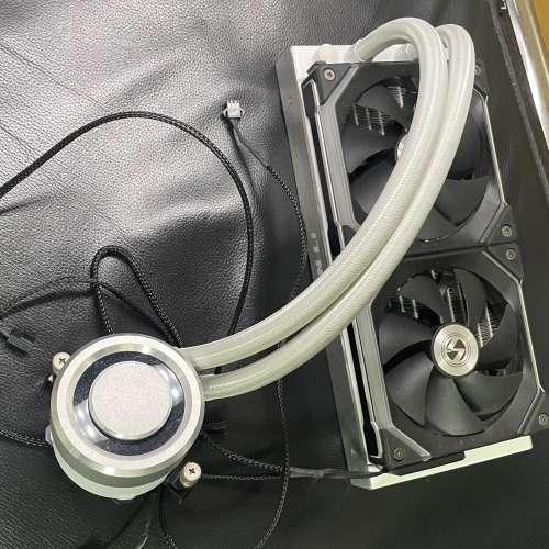 [私保7日]Lian Li GALAHAD 240mm 一體式水冷散熱器(淨 AMD 扣具)