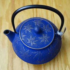 日本製  岩鋳 Iwachu 急須 0.65L 南部鉄器 藍色金花 南部鐵器茶壼 Iron Teapot Mad...