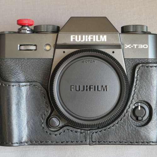 9成新 X-T30 行貨淨機身 連真皮皮套 快門按鈕 加長眼罩 FULL SET 個人覺得比 X-T4 ...