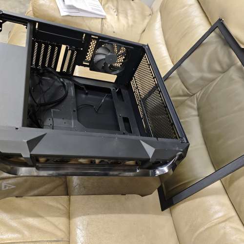 新凈Antec DARK FLEET DF6001 FLUX機箱