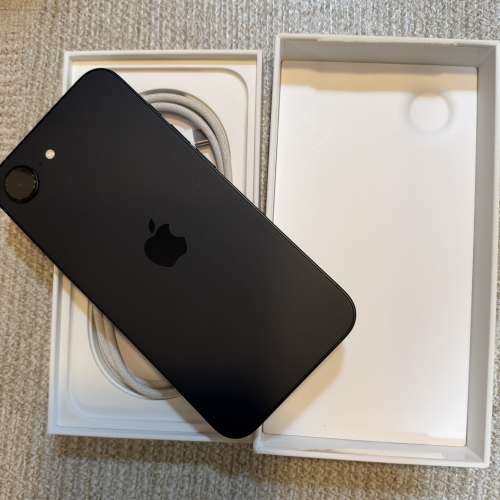 Apple iPhone 16e 128GB 黑色 二手 私人自讓