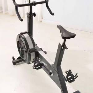 接近全新  CrossFit 風阻健身單車