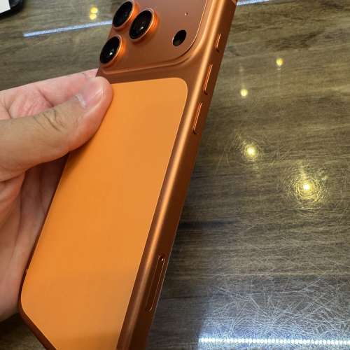 iPhone 17pro 256gb,港行極新，電池健康度91，所有原裝，所有功 能正常！