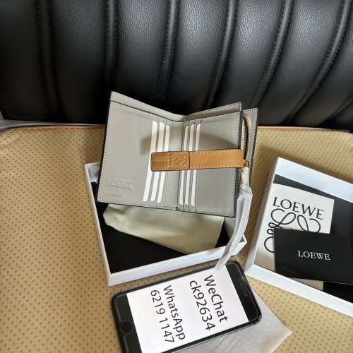 LOEWE 雙折 拉鏈錢包