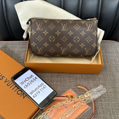 LV Pochette Accessoires 手袋