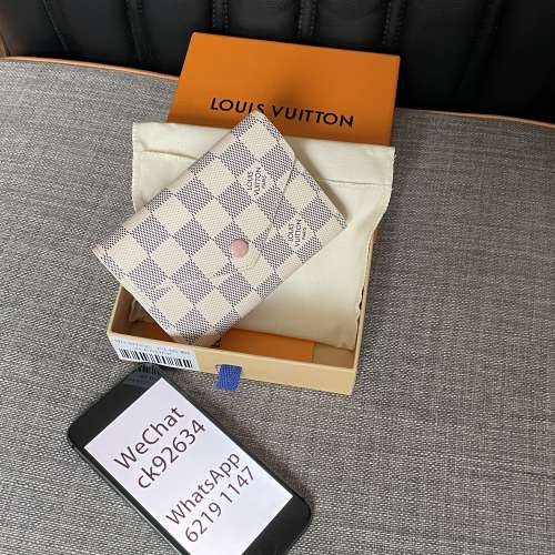 LV 三折銀包