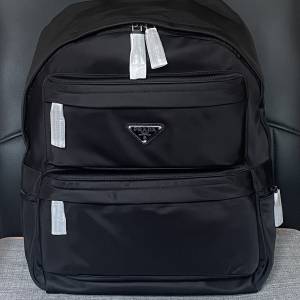 Prada 尼龍雙肩包
