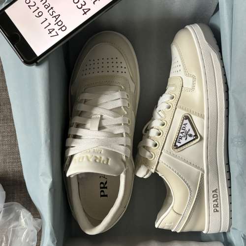 Prada 休閒小白鞋