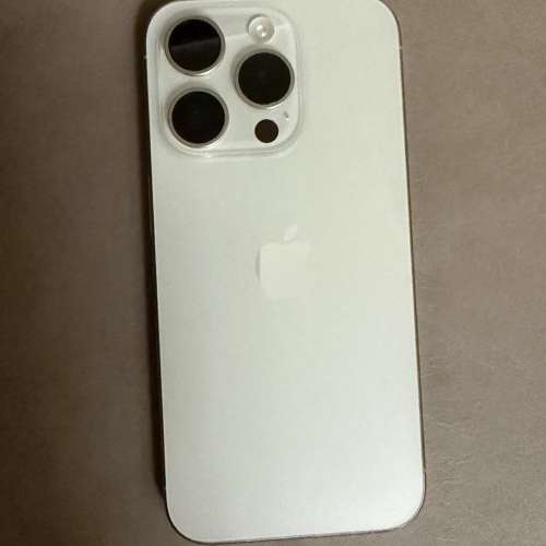 iPhone 15 pro 128GB 連原裝盒充電線