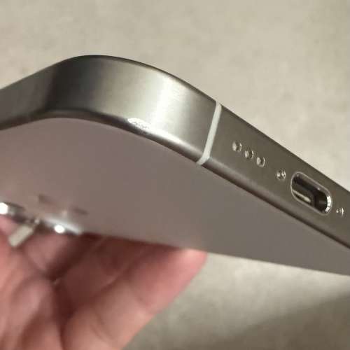 iPhone 15 pro 128GB 連原裝盒充電線