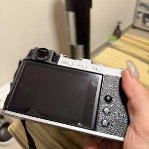 Fujifilm XE4（銀色）
