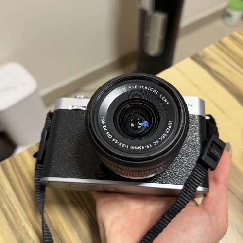 Fujifilm XE4（銀色）