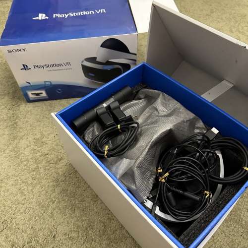 SONY PS4 Playstation VR CUH-ZVR1 with Camera CUH-ZEY2 + Set of Move