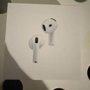 Apple AirPods 5 with Wireless Charging Case 無線充電版