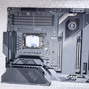 二手 ASROCK Z690 TAICHI RAZER EDITION Z690 DDR5 LGA1700 ATX MB