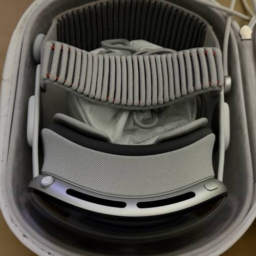 Apple Vision Pro M5 1TB 33W + 21W + Case