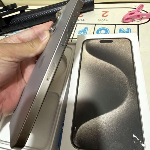 iPhone 15pro max 512gb,港行雙卡原色鈦金屬，電池健康度89，完美冇花，所有原裝冇...