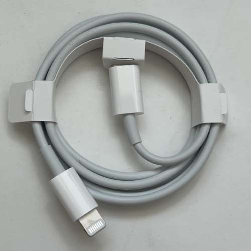 原裝 Apple type C to lighting cable
