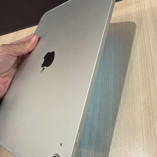 5G版iPad A16 128GB Wi-Fi+esim 流動數據版，港行極新少用，電池健康度97!