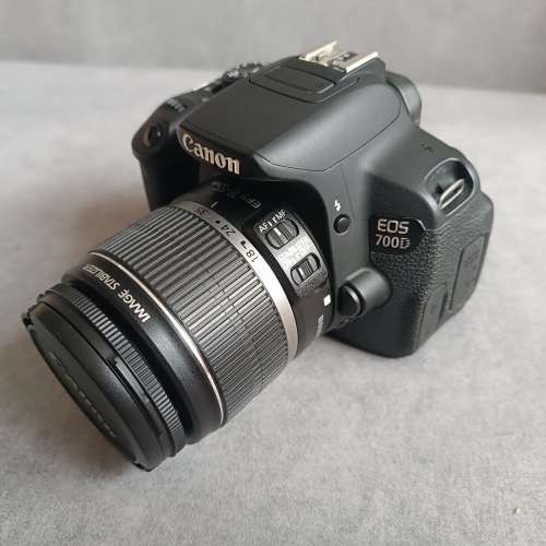 Canon EOS 700D + Canon EF-S 18-55mm F/3.5-5.6 IS Lens
