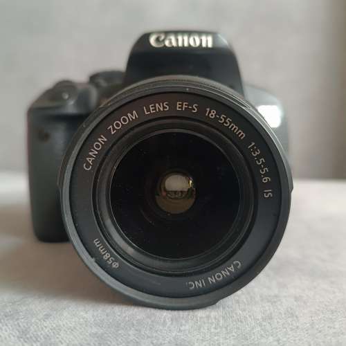 Canon EOS 700D + Canon EF-S 18-55mm F/3.5-5.6 IS Lens