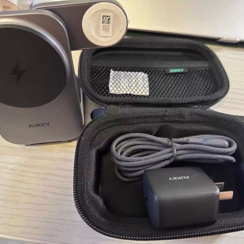 AUKEY MagFusion Z Qi2 Magsafe 三合一磁吸無線充電器